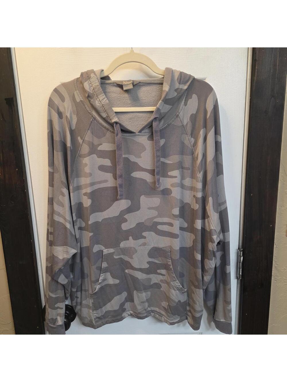 Natural Reflections Women's Gray Camouflage Hoodie Sweatshirt- XL